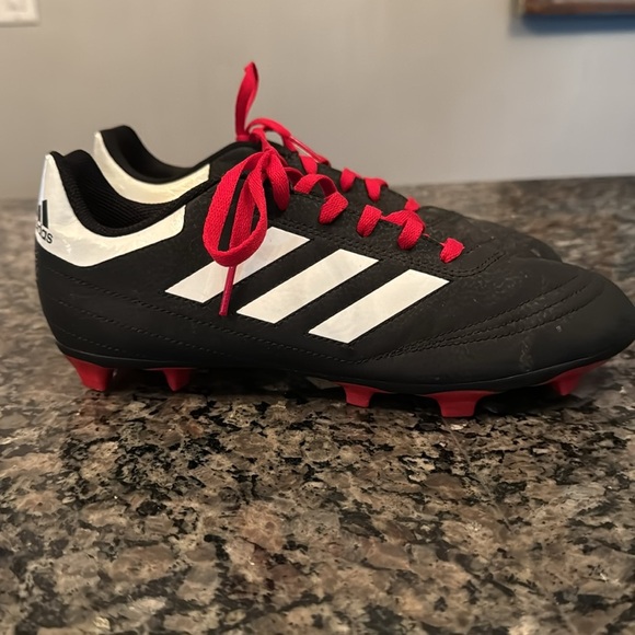 Adidas soccer cleats Like New 6 - Picture 3 of 9